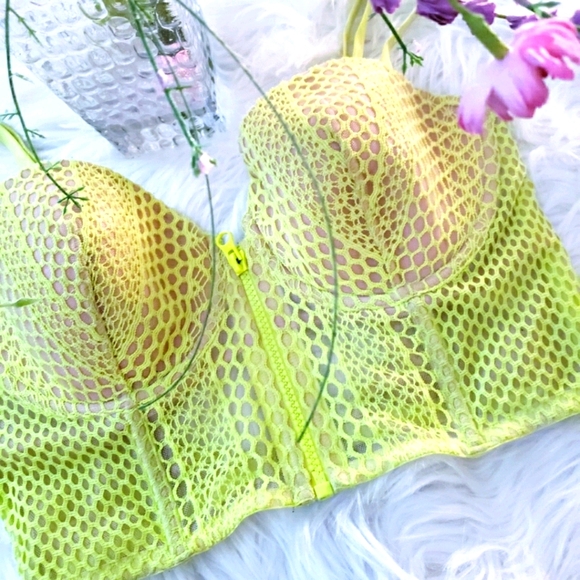 VICTORIA'S SECRET LIME GREEN CORSET BRA - Picture 1 of 3